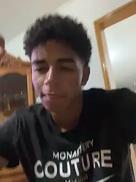 Snapshot of JoanG10 chatting on September 15, 2025, 2:33 am JoanG10 online show from September 15, 2025, 2:33 am