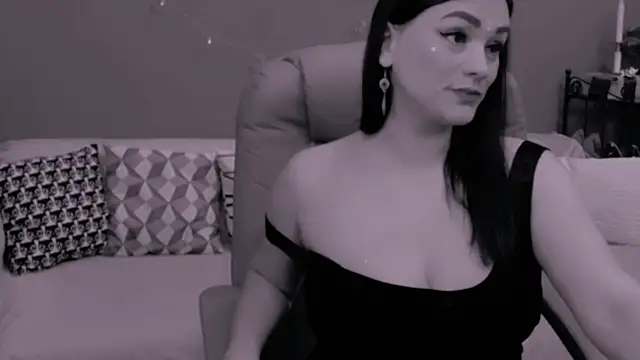 Snapshot of ChantalLion chatting on December 20, 2024, 8:28 am ChantalLion online show from December 20, 2024, 8:28 am