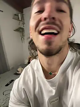 Snapshot of Valentino_Xander chatting on February 13, 2026, 4:41 am Valentino Xander online show from February 13, 2026, 4:41 am