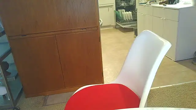 costanza7070 online show from March 15, 2026, 7:47 am