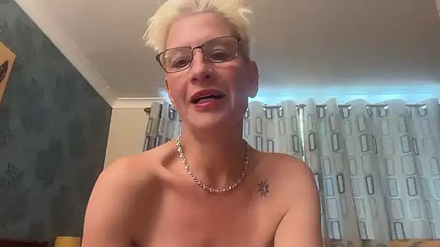 JennyHazel1 online show from May 30, 2026, 4:48 pm
