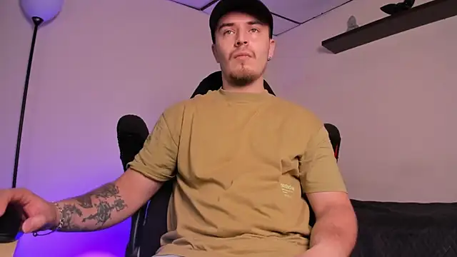 james connor2 online show from November 29, 2025, 8:01 pm