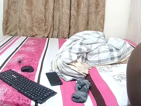 slender sweet online show from November 10, 2025, 7:35 pm