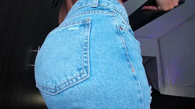 samaay07  online show from December 5, 2024, 2:53 am