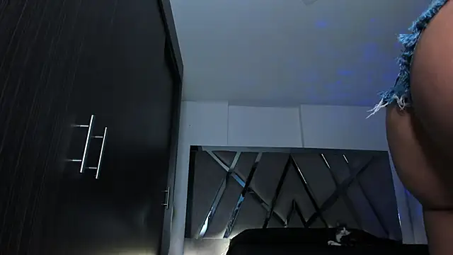 samaay07  online show from December 6, 2024, 2:35 am