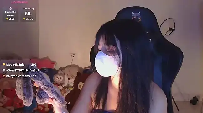 Snapshot of TimmyZi chatting on December 19, 2024, 5:50 pm TimmyZi online show from December 19, 2024, 5:50 pm