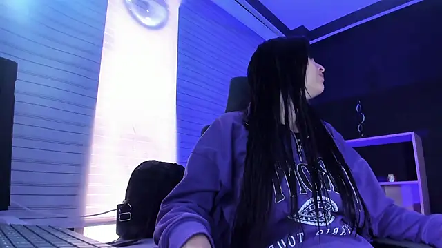 TifanyWhite  online show from February 23, 2025, 8:00 pm