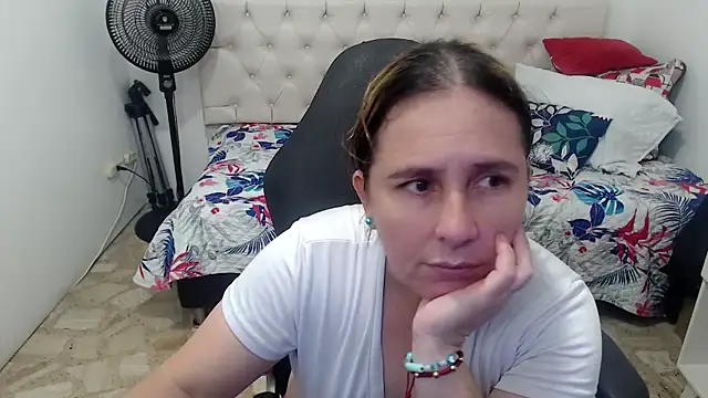 victoria jones online show from March 31, 2026, 2:06 pm