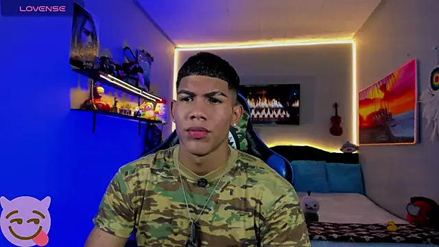 Snapshot of Damian_latinxxx chatting on July 4, 2026, 9:04 am Damian latinxxx online show from July 4, 2026, 9:04 am