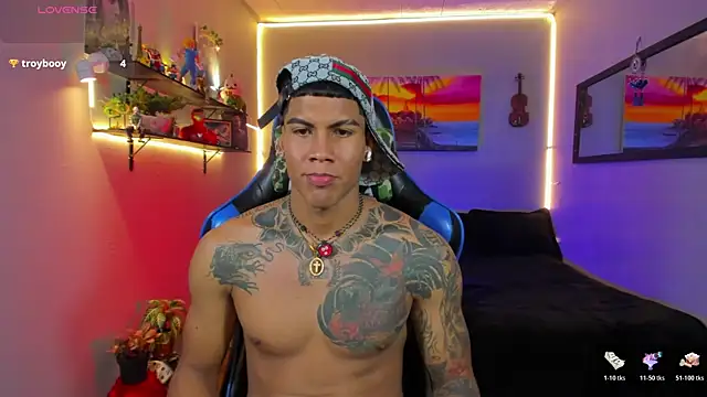 Snapshot of Damian_latinxxx chatting on July 14, 2026, 10:21 am Damian latinxxx online show from July 14, 2026, 10:21 am