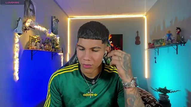 Snapshot of Damian_latinxxx chatting on July 21, 2026, 9:00 am Damian latinxxx online show from July 21, 2026, 9:00 am