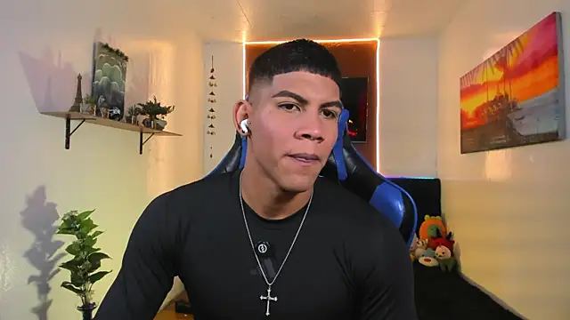 Snapshot of Damian_latinxxx chatting on August 8, 2026, 9:11 am Damian latinxxx online show from August 8, 2026, 9:11 am