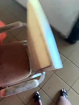 Snapshot of _Gyy_ chatting on October 12, 2025, 8:35 am  Gyy  online show from October 12, 2025, 8:35 am