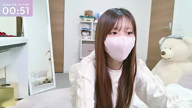 -SHINON- online show from May 13, 2026, 3:53 pm