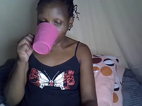 Snapshot of Sweet_serah chatting on May 4, 2026, 7:15 am Sweet serah online show from May 4, 2026, 7:15 am