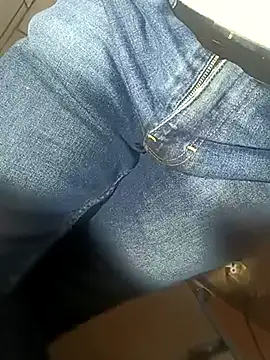 Snapshot of franko1987 chatting on March 1, 2025, 5:52 am franko1987 online show from March 1, 2025, 5:52 am