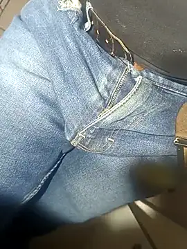 Snapshot of franko1987 chatting on March 9, 2025, 5:33 am franko1987 online show from March 9, 2025, 5:33 am