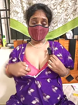 Snapshot of Tamil--Rani chatting on January 29, 2025, 3:37 pm Tamil--Rani online show from January 29, 2025, 3:37 pm