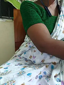 Snapshot of Tamil--Rani chatting on February 14, 2025, 7:54 pm Tamil--Rani online show from February 14, 2025, 7:54 pm