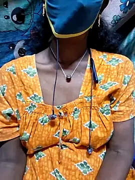 Snapshot of Tamil--Rani chatting on October 18, 2025, 2:18 pm Tamil--Rani online show from October 18, 2025, 2:18 pm