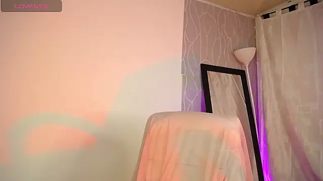 Snapshot of Britanymooree chatting on February 8, 2025, 12:38 am Britanymooree online show from February 8, 2025, 12:38 am