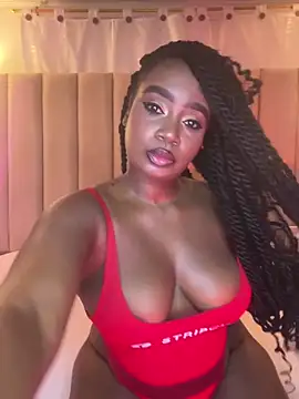 Britanymooree online show from March 11, 2026, 9:32 pm