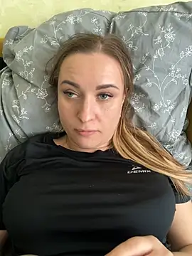 Snapshot of OlgaBuzzz chatting on February 19, 2025, 8:22 am OlgaBuzzz online show from February 19, 2025, 8:22 am