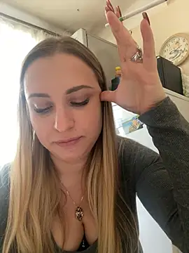 Snapshot of OlgaBuzzz chatting on March 4, 2025, 7:19 am OlgaBuzzz online show from March 4, 2025, 7:19 am