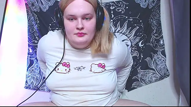 rozzhaos8 online show from September 26, 2025, 10:47 pm