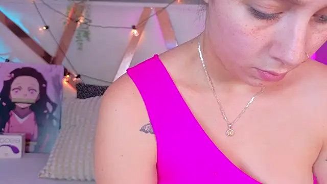 AmbarHills 1 online show from April 8, 2026, 11:43 am