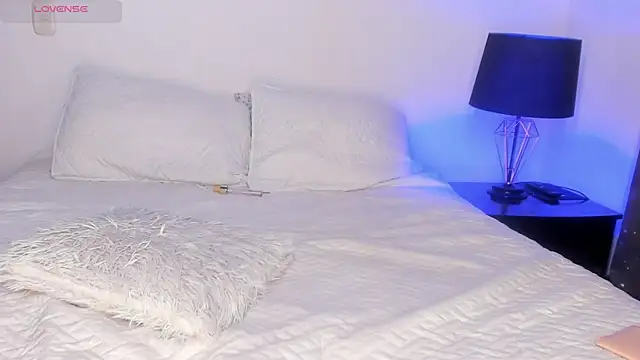 salome lee online show from November 14, 2025, 2:43 am