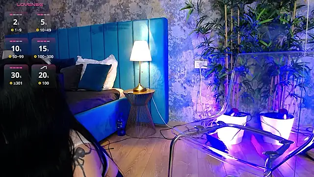 CreamyInkky  online show from February 19, 2026, 8:10 am