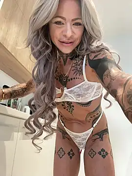 Divina X  online show from July 3, 2026, 4:19 am