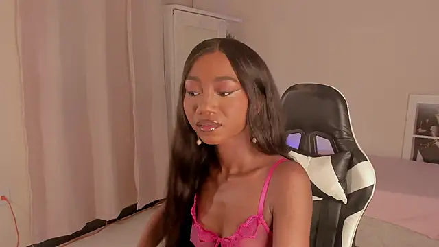 Snapshot of SavannahWildee chatting on December 8, 2024, 11:03 am SavannahWildee online show from December 8, 2024, 11:03 am