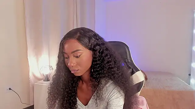 Snapshot of SavannahWildee chatting on January 12, 2025, 12:23 pm SavannahWildee online show from January 12, 2025, 12:23 pm