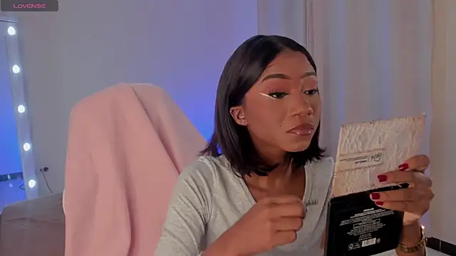 Snapshot of SavannahWildee chatting on February 5, 2025, 12:06 pm SavannahWildee online show from February 5, 2025, 12:06 pm