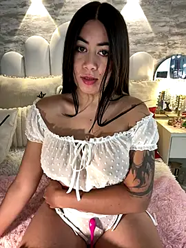 Snapshot of _MadiLee_ chatting on December 5, 2024, 2:09 am MadiLee online show from December 5, 2024, 2:09 am