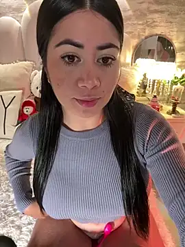 Snapshot of _MadiLee_ chatting on December 19, 2024, 2:01 am MadiLee online show from December 19, 2024, 2:01 am