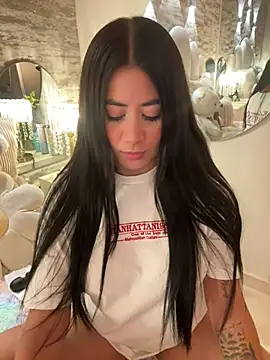 Snapshot of _MadiLee_ chatting on March 11, 2025, 12:54 am MadiLee online show from March 11, 2025, 12:54 am