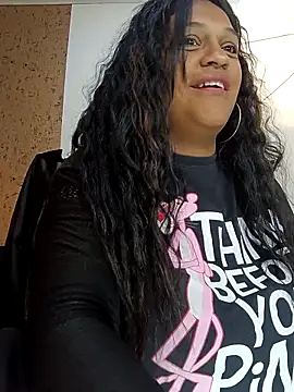 Michelle Brito1 online show from March 7, 2025, 7:27 pm