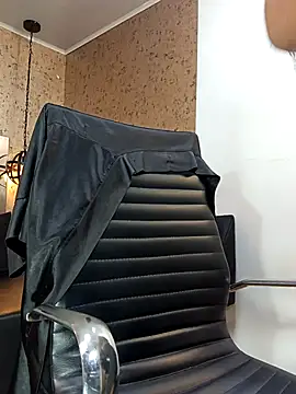 Michelle Brito1 online show from March 21, 2025, 1:12 pm