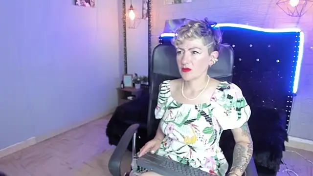 Snapshot of Maria_fernandaxxx_ chatting on December 15, 2024, 9:24 am Maria fernandaxxx  online show from December 15, 2024, 9:24 am