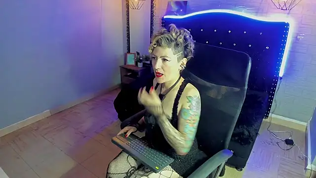 Snapshot of Maria_fernandaxxx_ chatting on December 19, 2024, 5:07 am Maria fernandaxxx  online show from December 19, 2024, 5:07 am