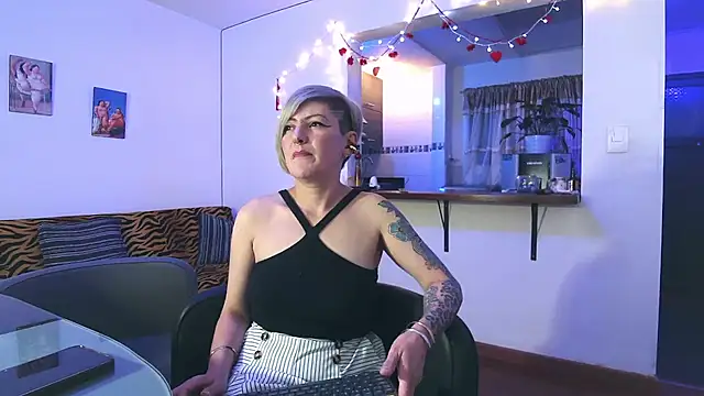 Snapshot of Maria_fernandaxxx_ chatting on February 22, 2025, 3:12 am Maria fernandaxxx  online show from February 22, 2025, 3:12 am