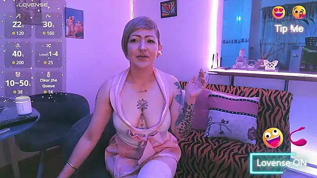 Snapshot of Maria_fernandaxxx_ chatting on October 25, 2025, 1:18 pm Maria fernandaxxx  online show from October 25, 2025, 1:18 pm