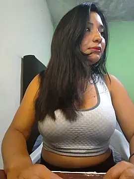 Snapshot of yuliparis chatting on December 9, 2024, 11:56 pm yuliparis online show from December 9, 2024, 11:56 pm