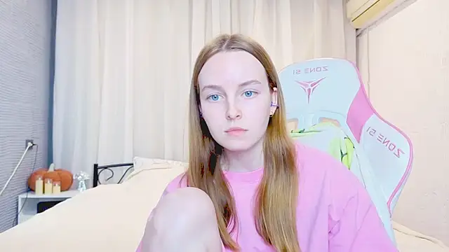 Wild  flowers online show from November 22, 2025, 8:08 pm