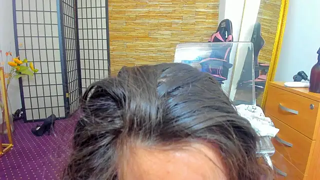 Snapshot of AishaRouhi chatting on February 28, 2026, 4:57 am AishaRouhi online show from February 28, 2026, 4:57 am