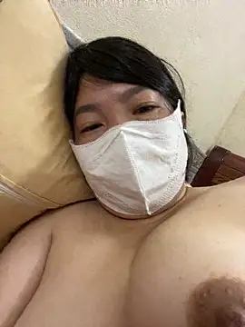 Hachi Sweetbabie  online show from May 24, 2026, 11:21 pm