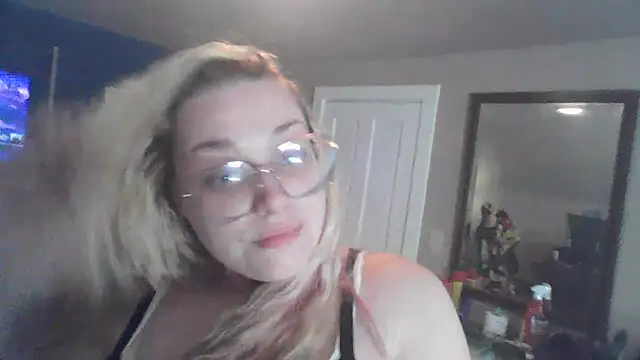Lalalynn online show from June 3, 2026, 2:33 pm